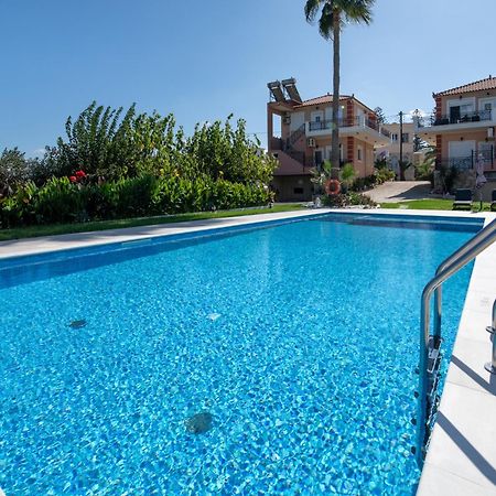 Socrates Holidays Apt. 2 With Pool Near The Beach ปลาเตเนียส ภายนอก รูปภาพ