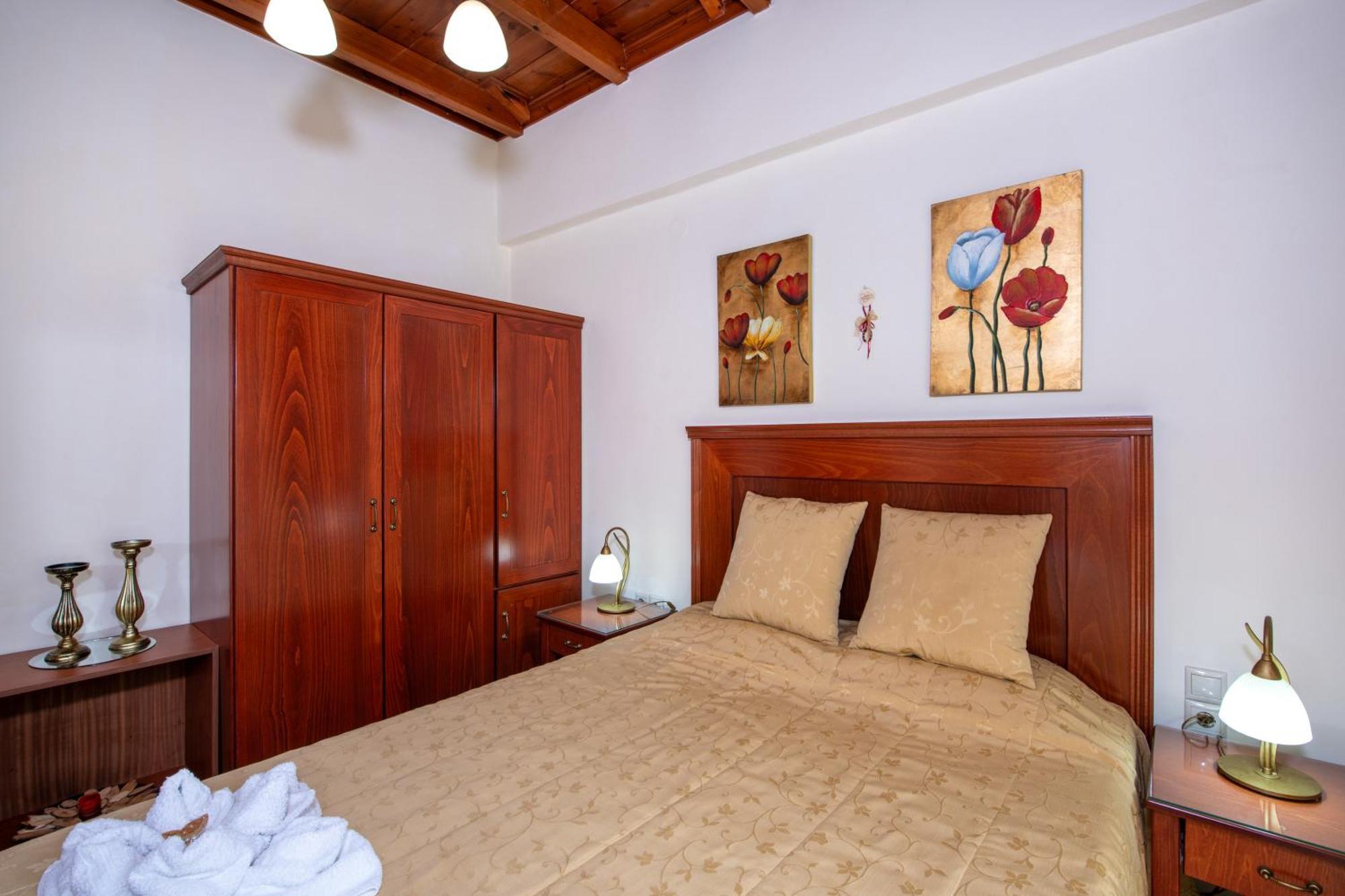 Socrates Holidays Apt. 2 With Pool Near The Beach ปลาเตเนียส ภายนอก รูปภาพ