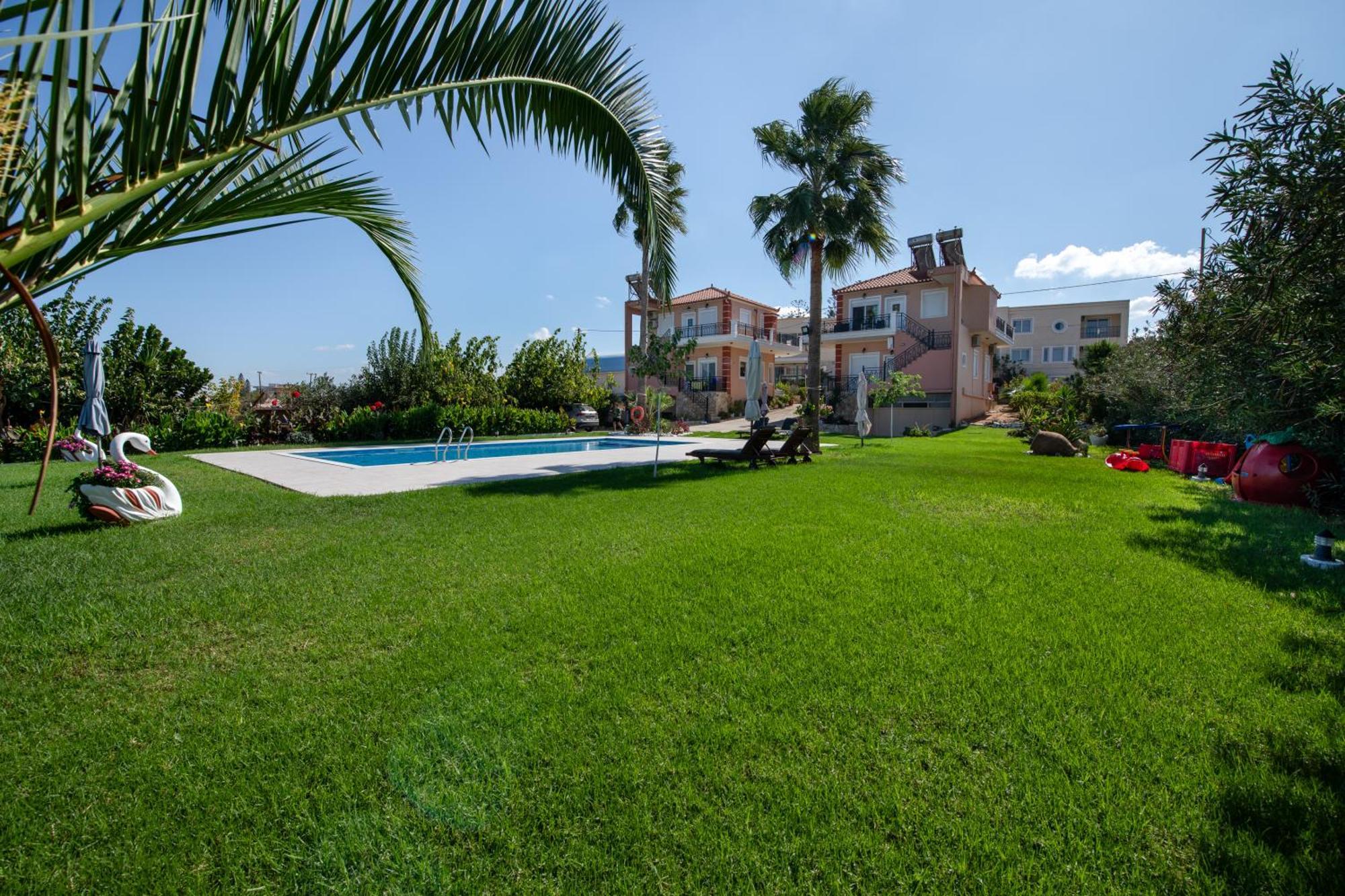 Socrates Holidays Apt. 2 With Pool Near The Beach ปลาเตเนียส ภายนอก รูปภาพ