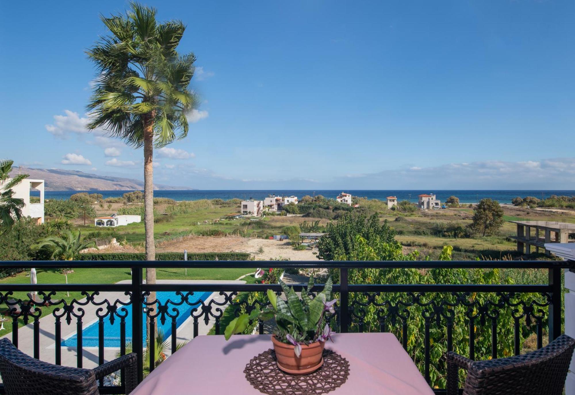 Socrates Holidays Apt. 2 With Pool Near The Beach ปลาเตเนียส ภายนอก รูปภาพ