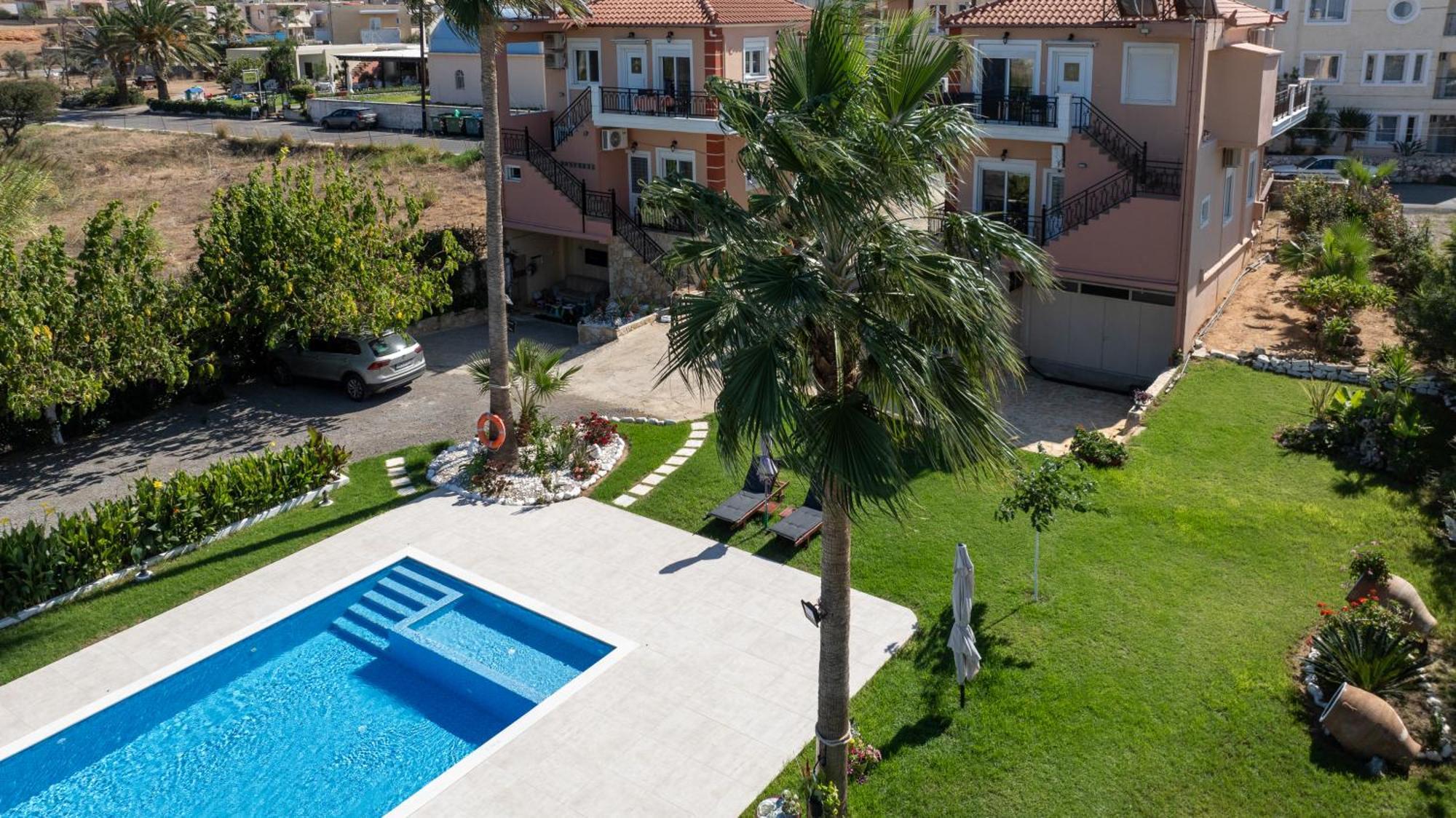 Socrates Holidays Apt. 2 With Pool Near The Beach ปลาเตเนียส ภายนอก รูปภาพ